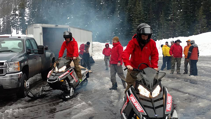 Air Force Reserve rescuers join search for missing skier on Mt Hood